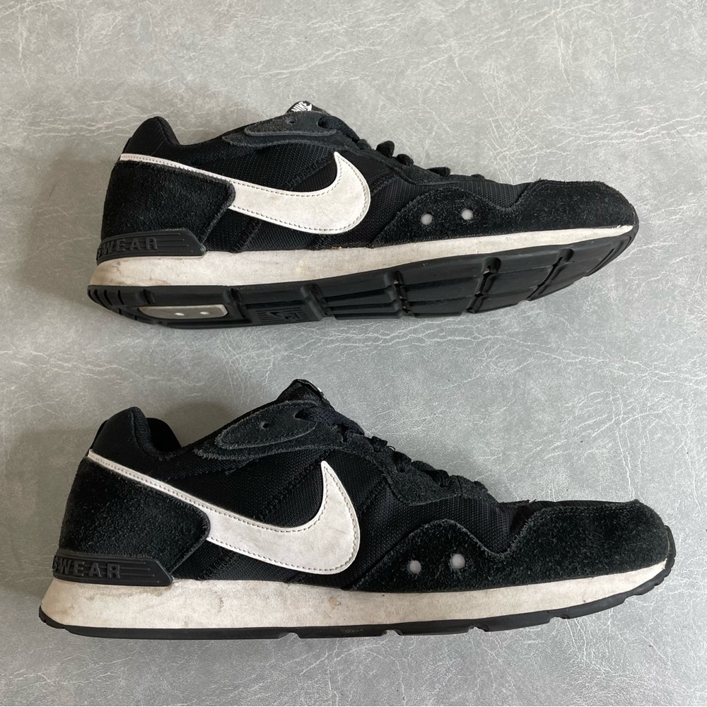 Nike Venture Runner Men's Black Sneakers - Picture 4 of 7